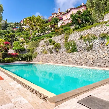 Hanbury Pool And Sea - Happy * Ventimiglia